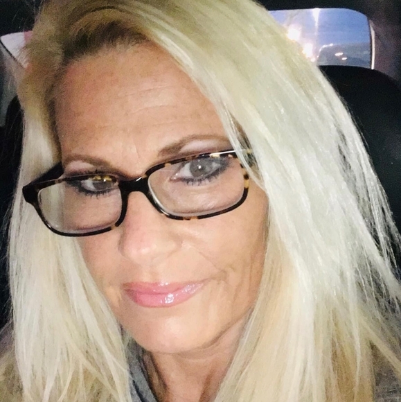 Meet your Posher, Kim - Picture 3 of 3